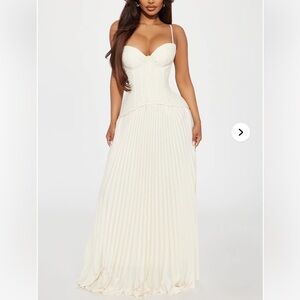 Fashion Nova - Daniella Lace Corset Pleated Maxi Dress - Cream - Small